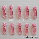 หัวซิปฟันไนลอน ป้าย ขนาดเบอร์ 5  บรรจุ 20 อัน สีชมพูอ่อน
