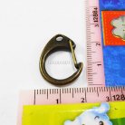 คอหมาโลหะ ตัวซี ขนาด 1.88x2.42 cm  บรรจุ 10 อัน สีทองรมดำ รูป 3