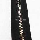 รางผ้าซิปเฉพาะรางซิป ฟันเหล็ก ขนาดเบอร์ 5 ฟันสีเงิน บรรจุ 50 หลา สีดำ รูป 2