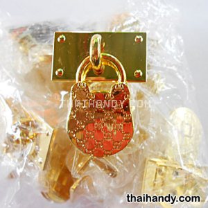 ตัวประดับโลหะ กุญแจลาย บรรจุ 10 ชุด สีทอง รูปเต็ม