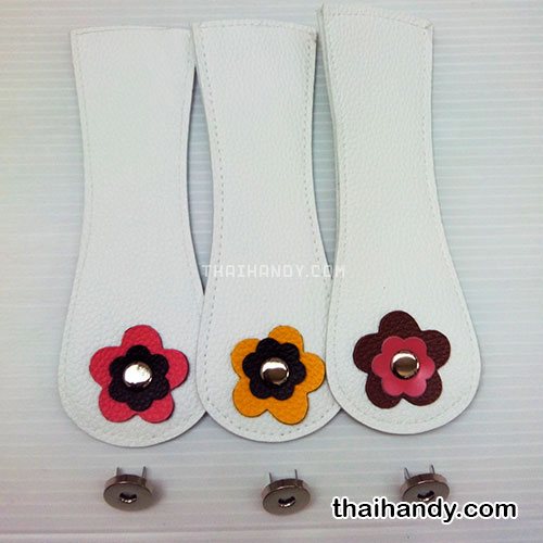 ฝาปิดกระเป๋าเฉพาะฝา พร้อมแม่เหล็กดูด ขนาด 6x18 cm  บรรจุ 3 อัน สีขาว รูปเต็ม