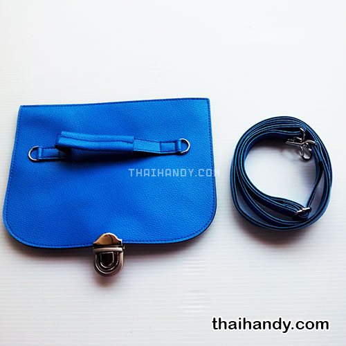 ฝาปิดกระเป๋าพร้อมสาย พร้อมสายหนัง ขนาด 25.5x19.7 cm  บรรจุ 1 อัน สีฟ้าเข้ม รูปเต็ม