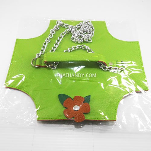 ฝาปิดกระเป๋าพร้อมสาย พร้อมสายโซ่ ขนาด 29x25.5 cm  บรรจุ 1 อัน สีเขียวตอง รูปเต็ม