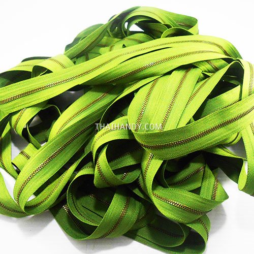 รางผ้าซิปเฉพาะรางซิป ฟันเหล็ก ขนาดเบอร์ 3 ฟันสีทองรมดำ บรรจุ 12 หลา สีชาเขียว รูปเต็ม