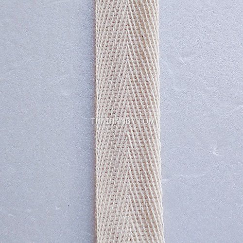 สายผ้า-ผ้ากุ๊น Cotton (ฝ้าย) ลายก้างปลา ขนาด 6 หุน (2 cm) บรรจุ 1 เมตร สีด้ายดิบ รูปเต็ม