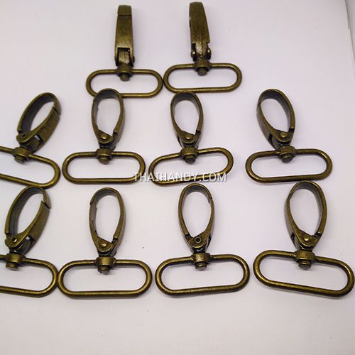 คอหมาโลหะ แฟชั่น ขนาด 3.8x5.5 cm  บรรจุ 10 อัน สีทองรมดำ รูปเต็ม